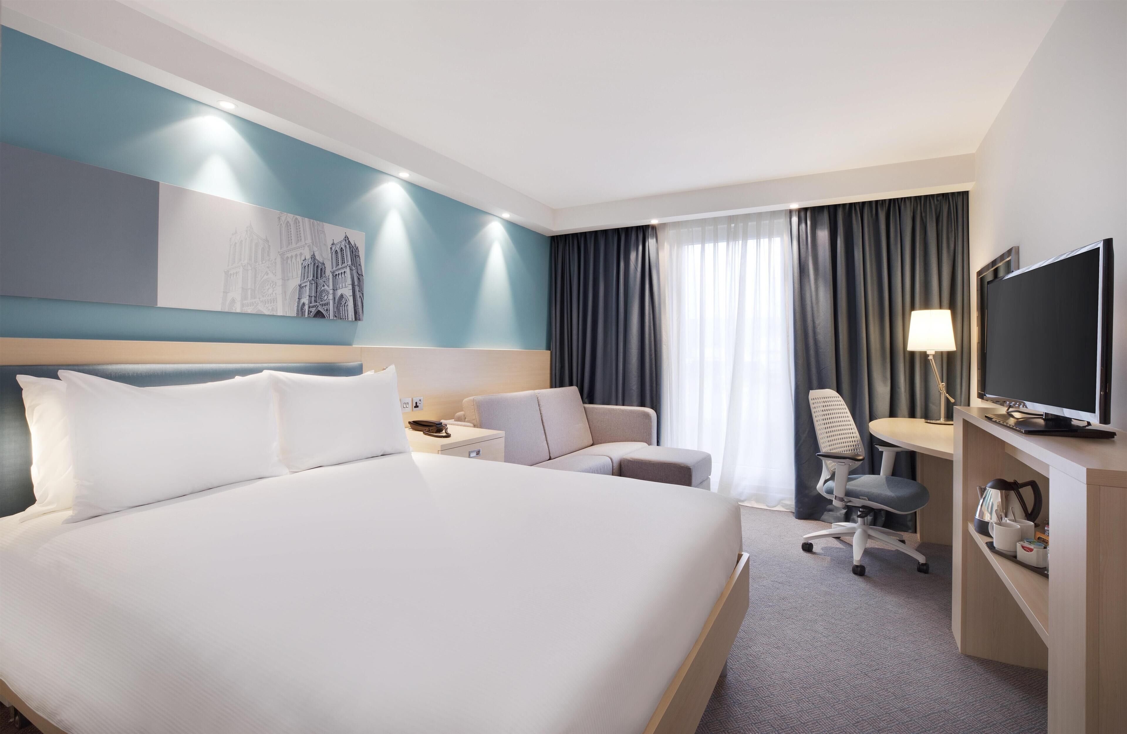 Photo - Hampton by Hilton Bristol Airport