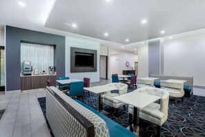 Dining - La Quinta Inn & Suites by Wyndham Houston Cypress (Cypress)