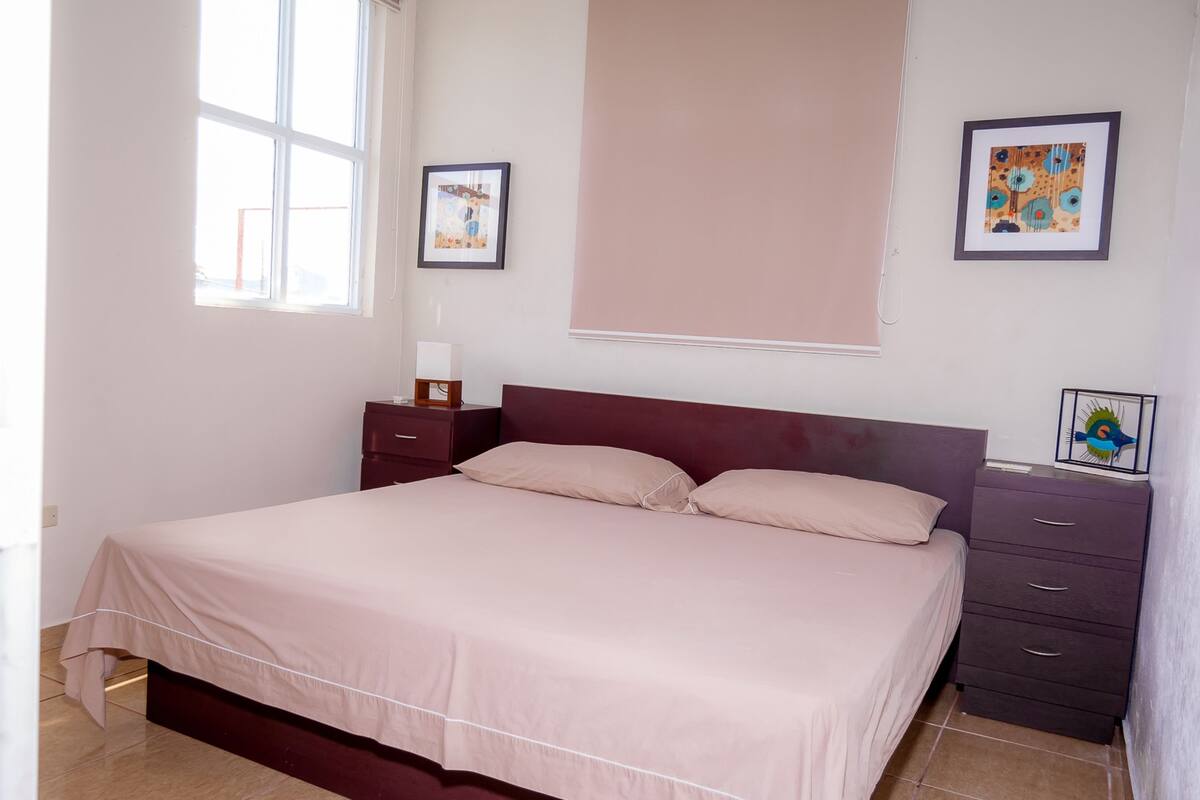 Comfort-Apartment, 2 Schlafzimmer | 1 Schlafzimmer, Bügeleisen/Bügelbrett, kostenloses WLAN