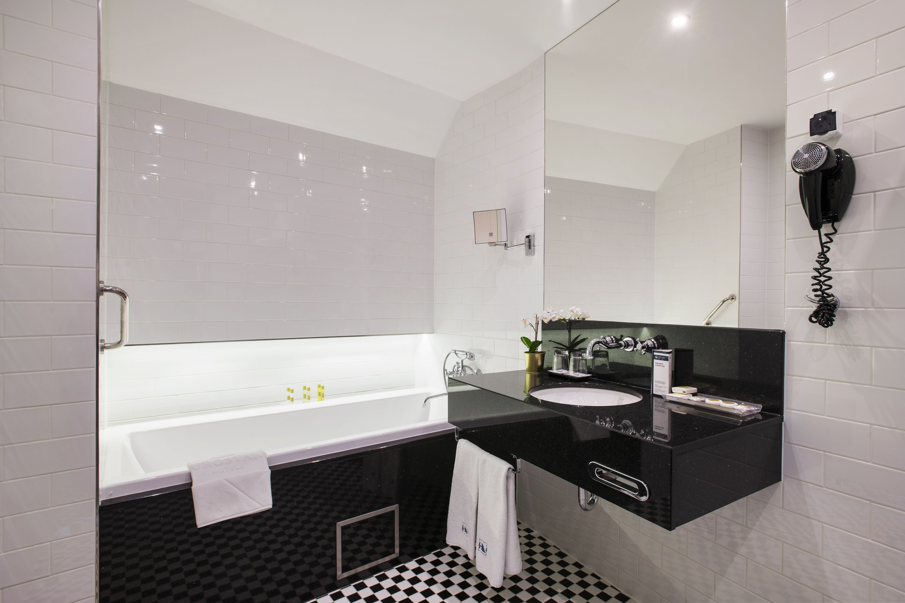 superior double room, balcony | bathroom | shower, eco-friendly toiletries, hair dryer, slippers