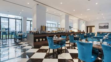 Dagelijks ontbijtbuffet (EUR 15 per persoon)