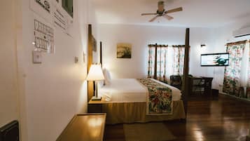 Chambre Supérieure, 1 trÚs grand lit, vue ville | Coffres-forts dans les chambres, bureau