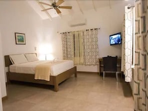 Standard Room, 1 Queen Bed