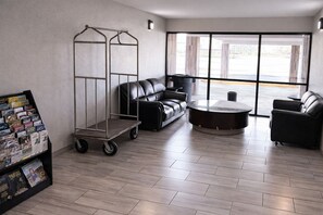 Lobby - Executive Inn Pine Bluff (Pine Bluff)