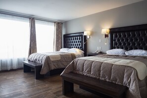 Family Suite, 1 Bedroom, Kitchenette | Desk, free WiFi, bed sheets - Apple Inn (Cuauhtemoc)