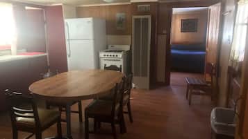 Standard Cabin, Multiple Beds, Non Smoking | Private kitchenette