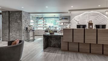 Couples treatment rooms, body treatments, hydrotherapy