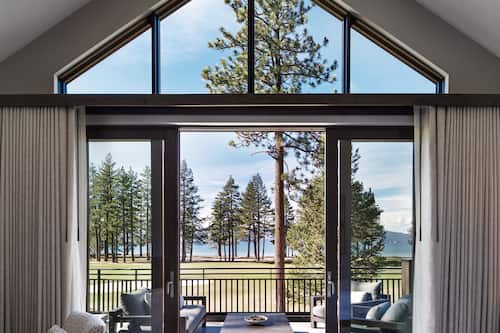 Suite, Lake View