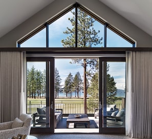 Suite, uitzicht op meer | Lakens van Egyptisch katoen, luxe beddengoed, een kluis op de kamer