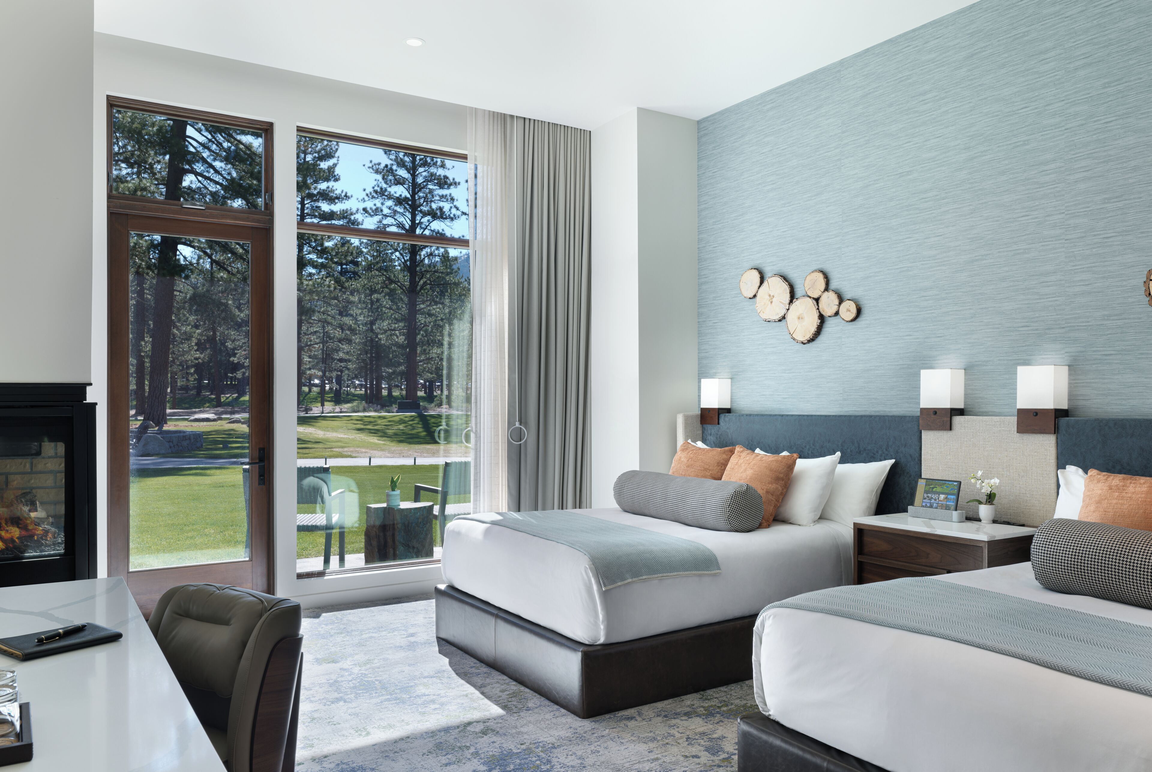Egyptian cotton sheets, premium bedding, in-room safe, desk