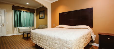 Skrivebord, strygejern/strygebræt, gratis Wi-Fi