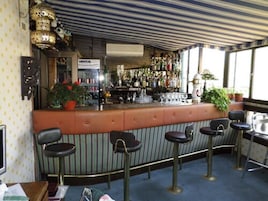 Bar (en la propiedad)