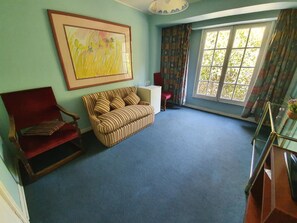 Living area - Foresta Hotel (Santiago)