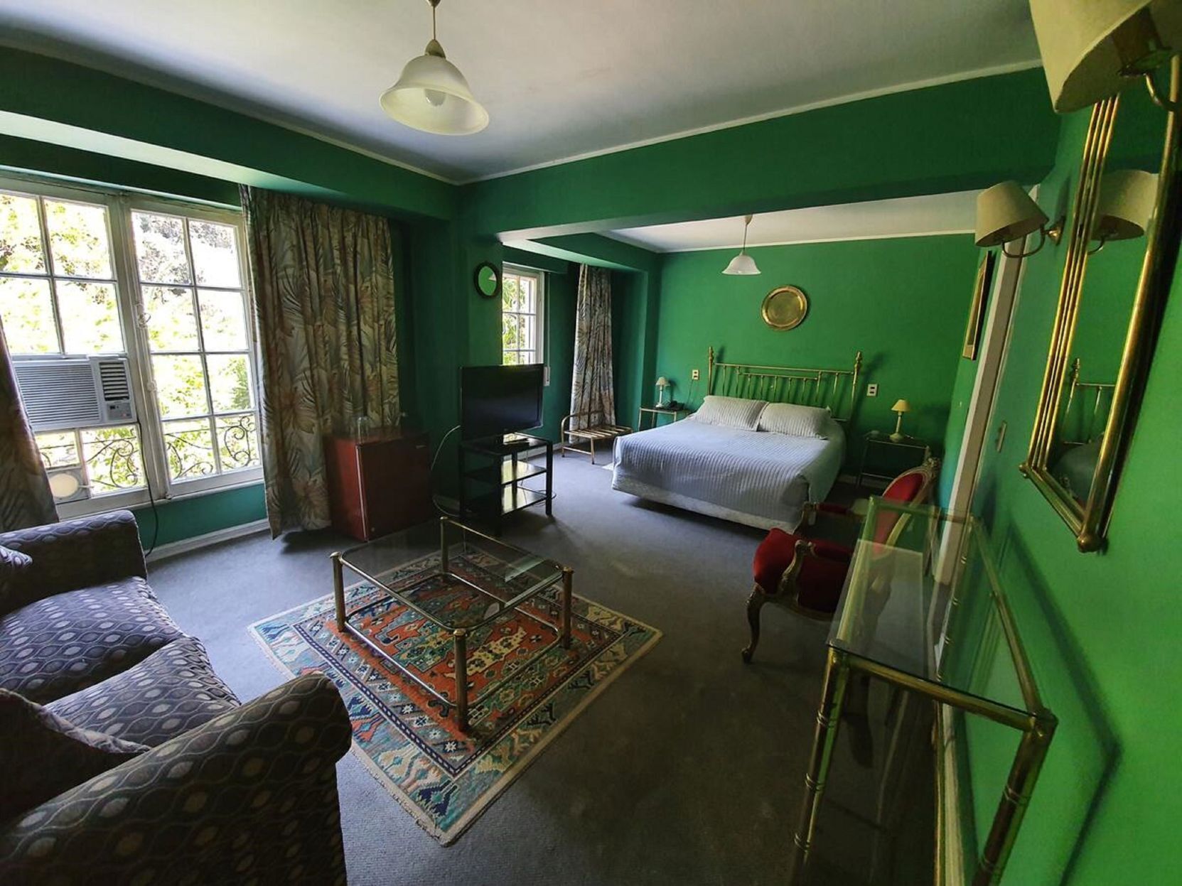 Minibar, desk, free WiFi, bed sheets