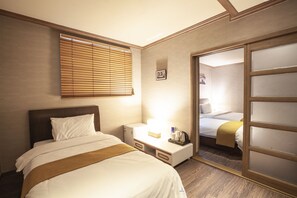 Family Triple Room | Free WiFi - Sahara Hotel (Jeju City)