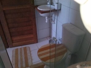 Duplex | Bathroom | Shower, towels