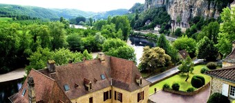 Hilltop Cottage with Pool