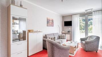 Fernseher, Tischtennisplatte