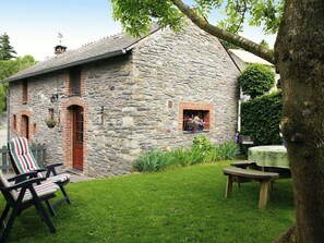 Outdoor dining - Gite at the Calm way in the Center (Bastogne-Rachamps)