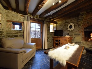 TV, DVD player - Gite at the Calm way in the Center (Bastogne-Rachamps)