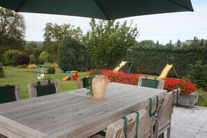 Outdoor dining - Cozy Escape in Namur Region (Gimnée)