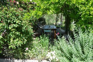 Outdoor dining - Sunny Coastal Apartment (Gatteo)