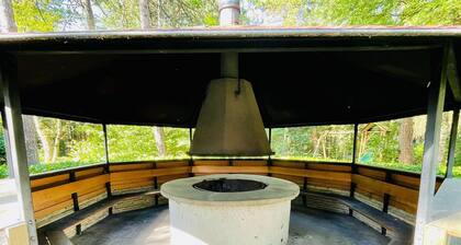 Familienvilla mit Trampolin, Pool