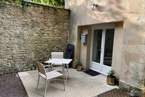 Outdoor dining - Cottage in Central Bayeux (Bayeux)