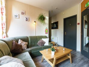 Fernseher, Kamin, DVD-Player, Stereoanlage