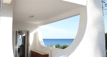 Belvilla by OYO Villa Eirene