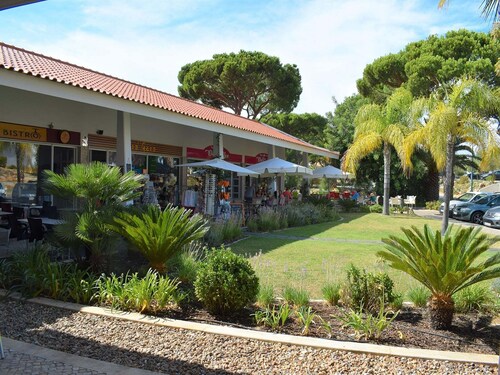 Sunny Balcony Apartment and Pool