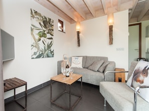 Fernseher, Tischtennisplatte