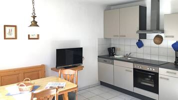 Kühlschrank, Ofen, Herdplatte, Geschirrspüler