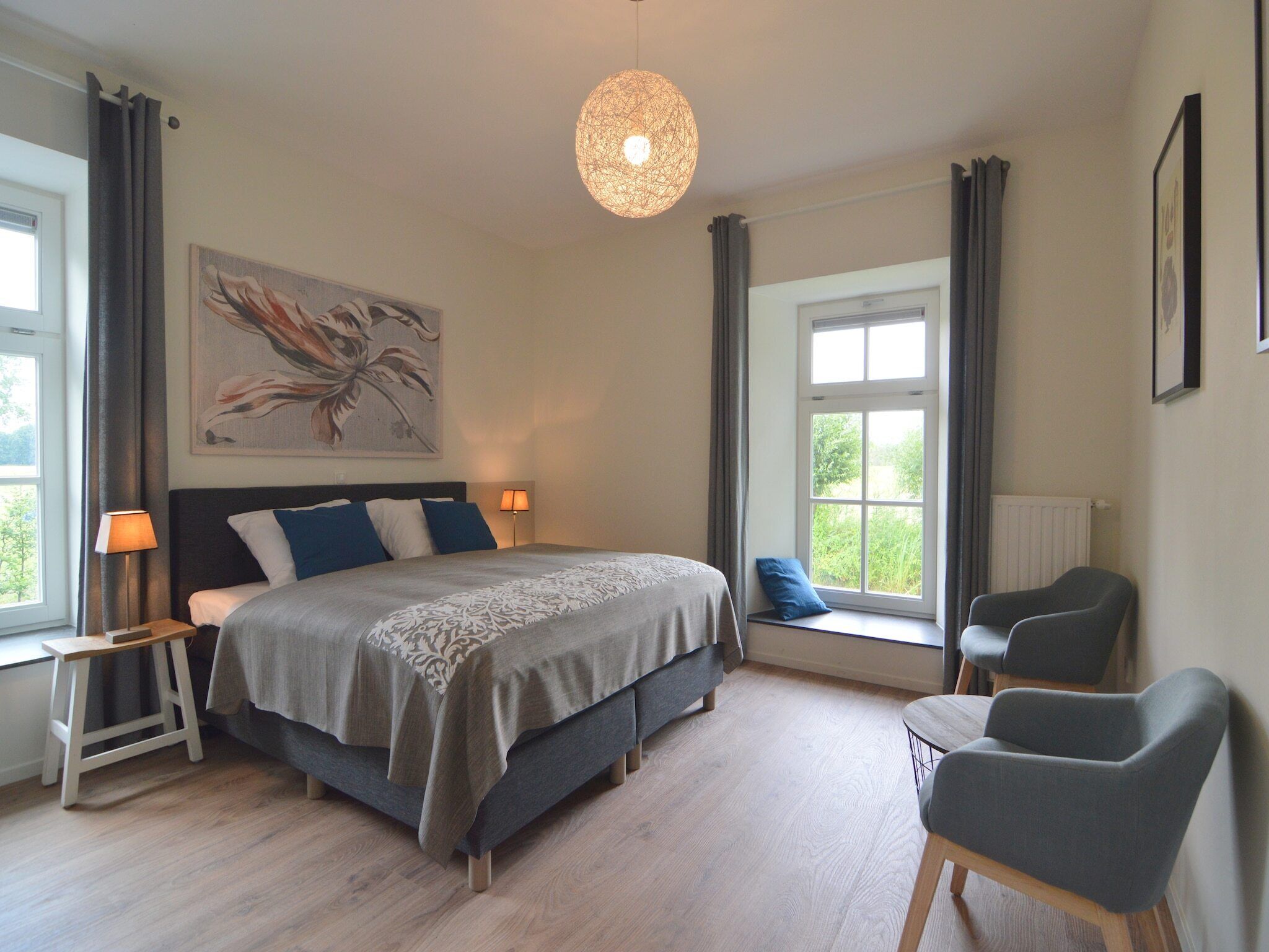 8 habitaciones, tabla de planchar con plancha y wifi 