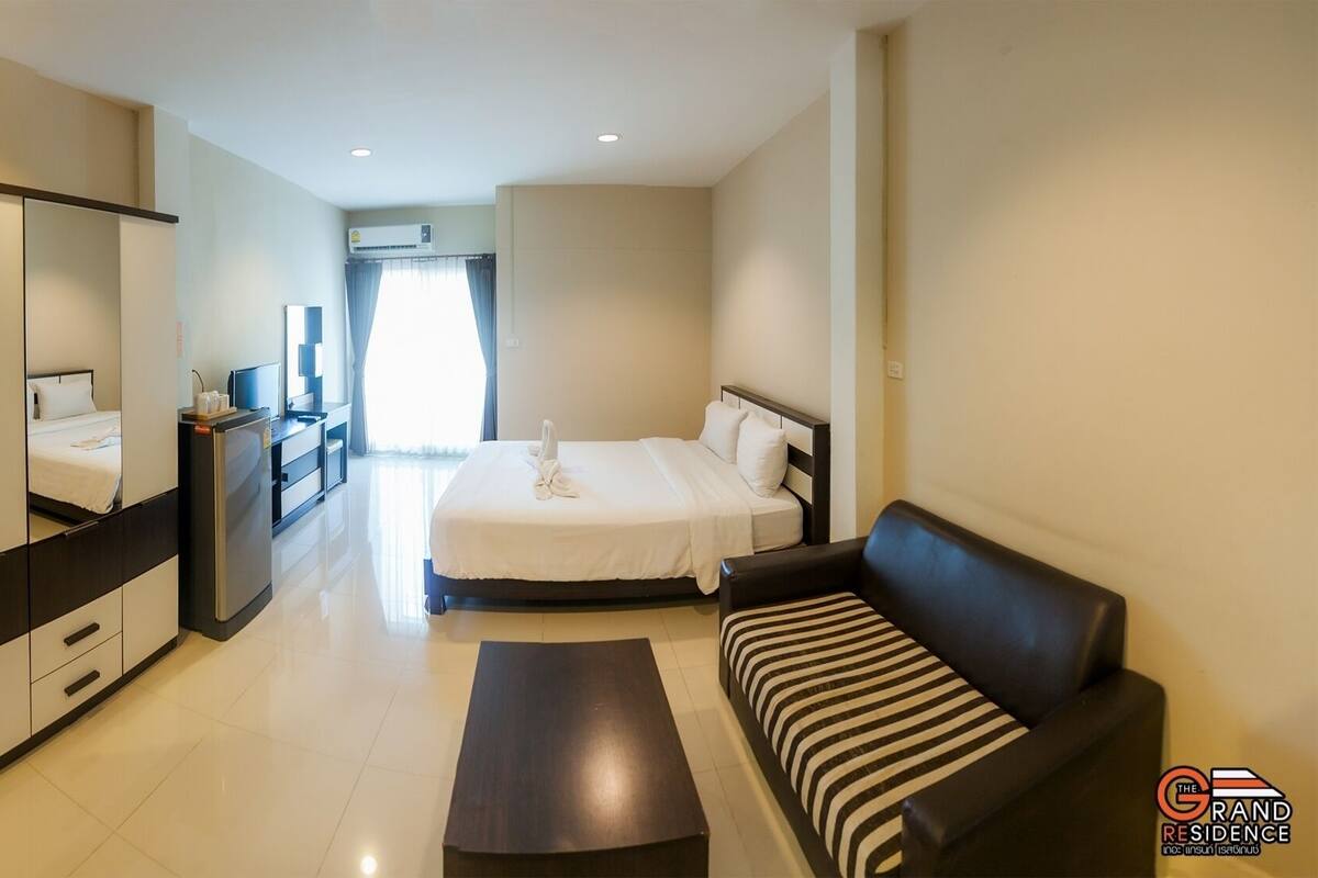 Deluxe King Room | 防过敏的被褥、迷你吧、办公桌、免费 WiFi