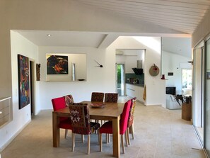 Dining - Villa in La Croix-Valmer with Sea Views (La Croix-Valmer)