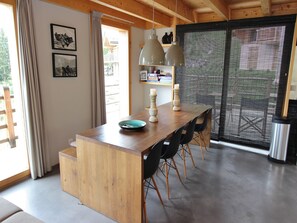 Dining - Chalet in La Tzoumaz near Ski Slopes (La Tzoumaz)
