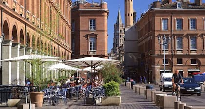 Villa moderne avec piscine Ă Nailloux