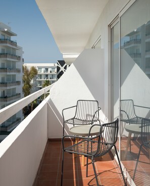 Minibar, bureau, Wi-Fi gratuit, draps fournis