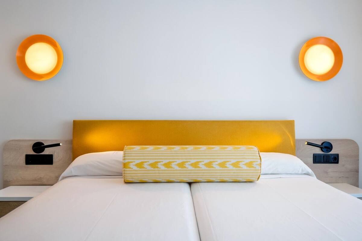 Habitació individual bàsica, balcó | Minibar, escriptori, wifi gratuïta i roba de llit