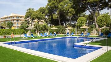 Seasonal outdoor pool, sun loungers