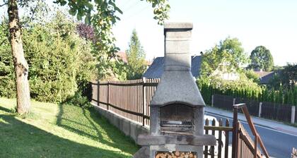 Maison de vacances avec jardin prĂšs de Trutnov