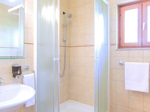 Bathtub, hair dryer