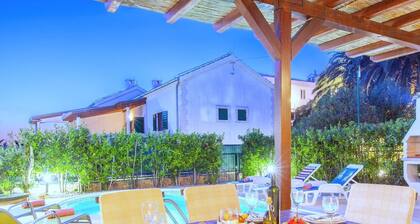 Beautiful villa with spacious terrace and private swimming pool, on the Croatian island of Hvar