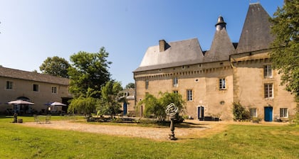 Cottage in Chaleix near Forest & Lake