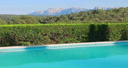 Gמte en Catalogne avec piscine et jardin