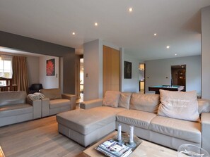 Télévision, cheminée