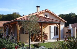 Exterior - Luxe villa in Les Forges with BBQ Garden (Les Forges)