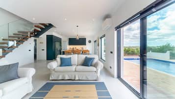 Smart TV, DVD player