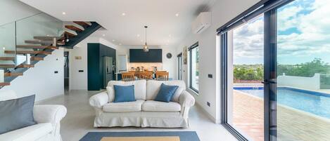 Smart TV, DVD player